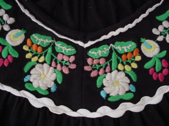画像: エスニック 花柄刺繍　半袖ワンピース